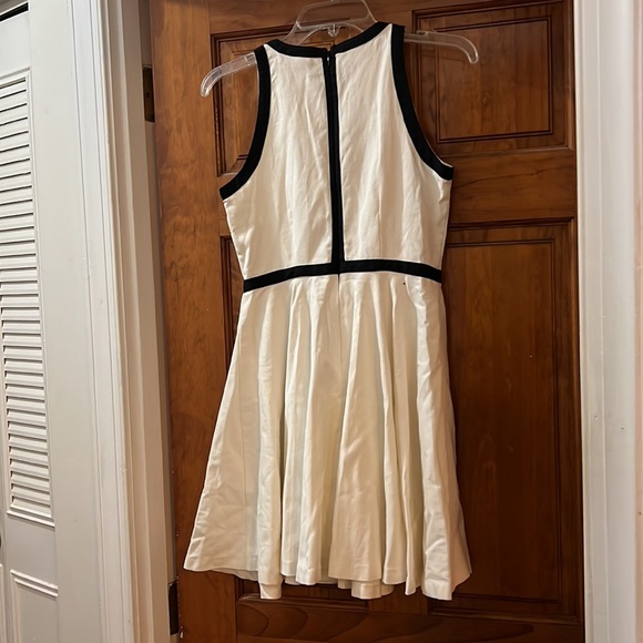 BB DAKOTA BLACK AND WHITE SKATER DRESS - Picture 4 of 4